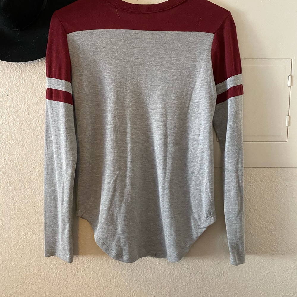Gryffindor Tee - Picture 4 of 5